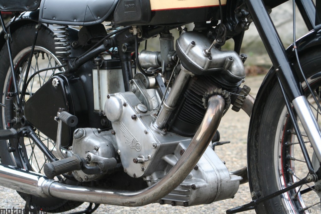 Panther-1952-M100-600cc-Motomania-2.jpg