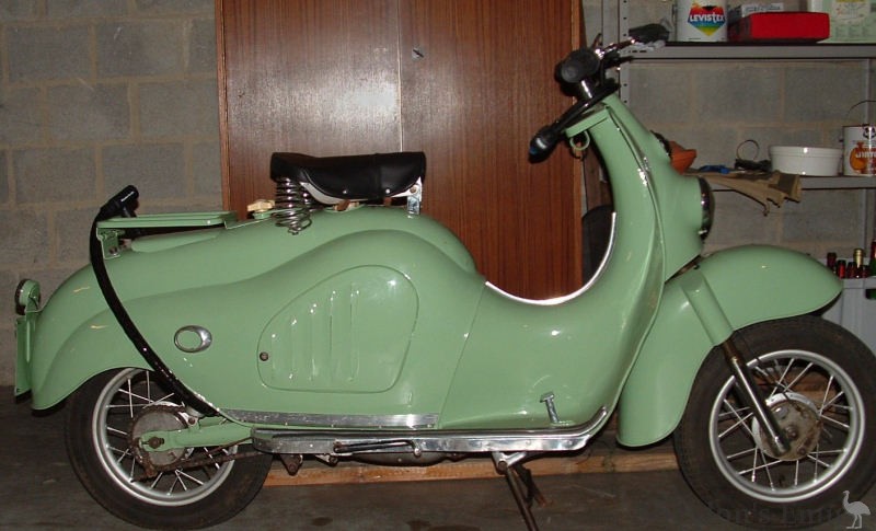 Parilla-Greyhound-1952-Scooter-1.jpg