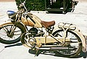 Peugeot-1955-125cc-P55-GL-Badb-02.jpg