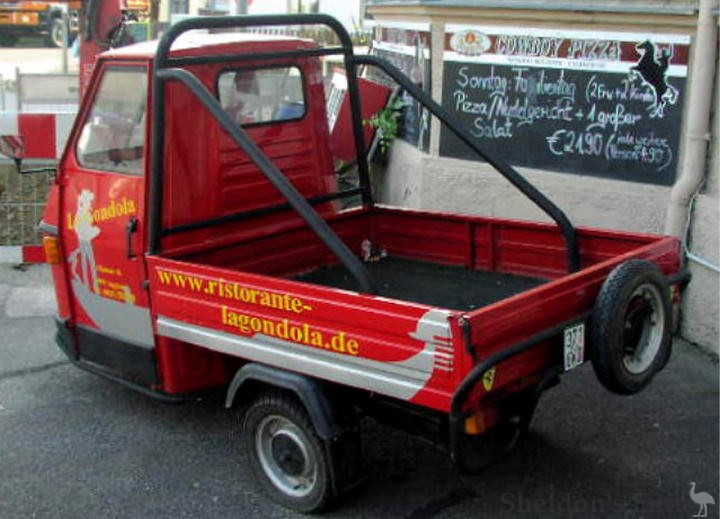 Piaggio-Ape-02.jpg