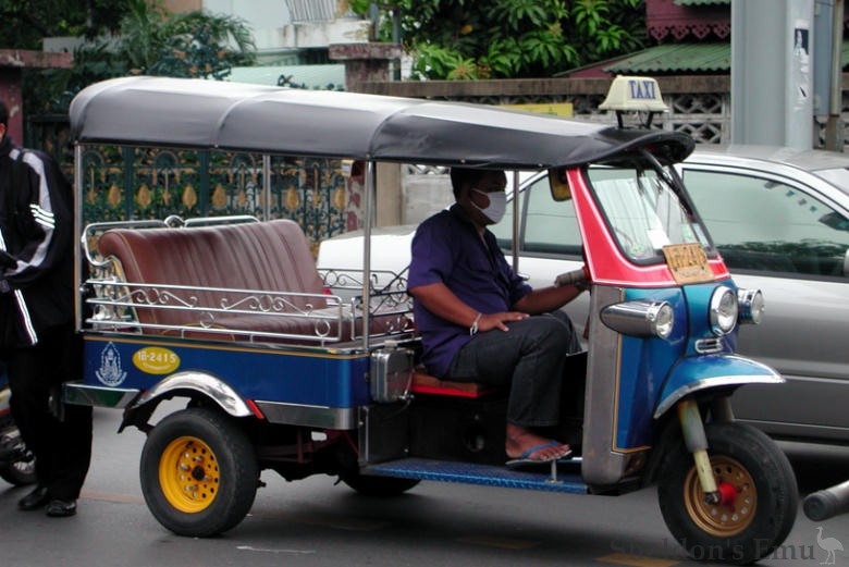 Piaggio-Ape-Tuktuk.jpg