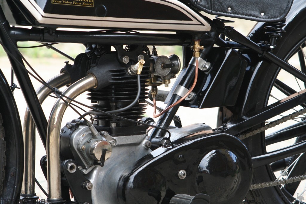 Rudge-1925-500cc-4v-Moma-06.jpg