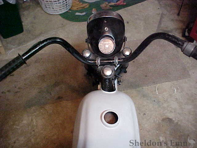 Gilera-106-Sears-tank.jpg