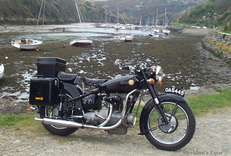 Sunbeam-motorcycle-in-Solva-South-Wales.jpg