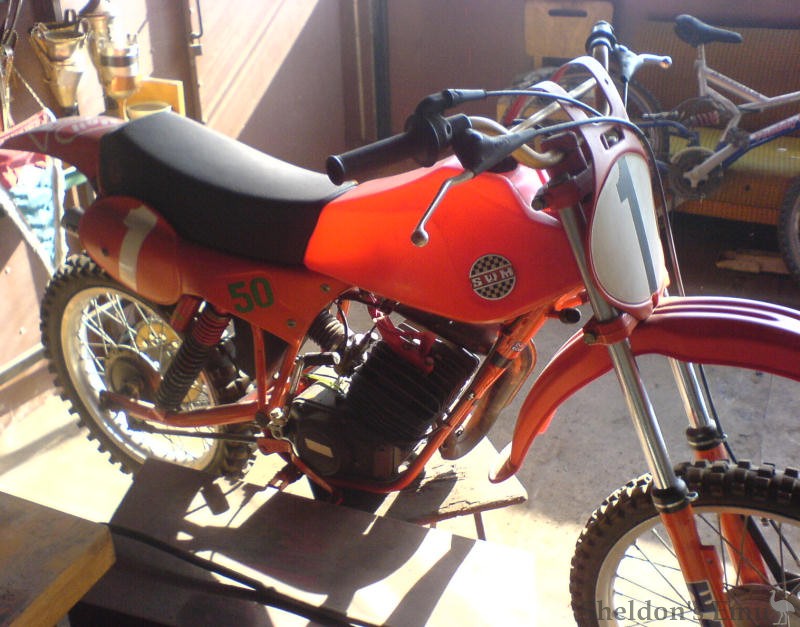 SWM-Minnarelli-50cc-3.jpg