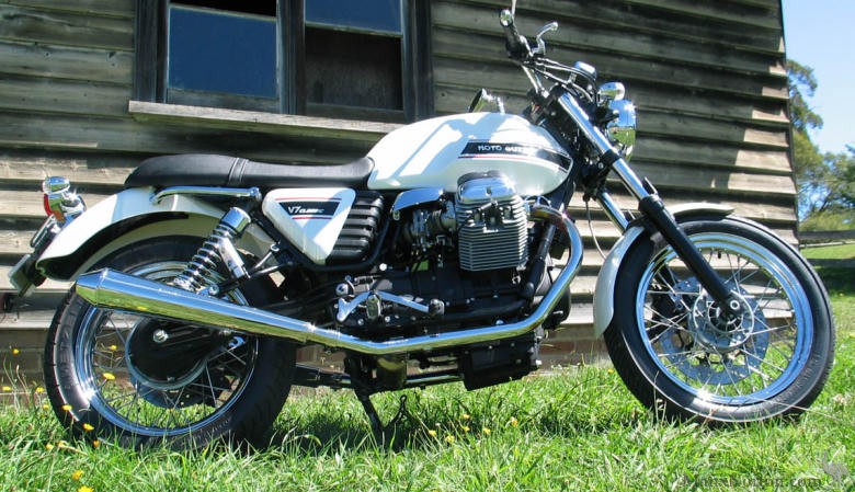 Moto-Guzzi-2008-V7-Classic.jpg