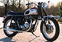 Triumph-TR6R-1969-1.jpg