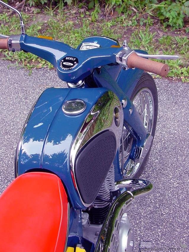 Honda-1961-CS92-Benly-Tank-Bars.jpg