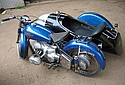 Universal-600-con-sidecar-2.jpg