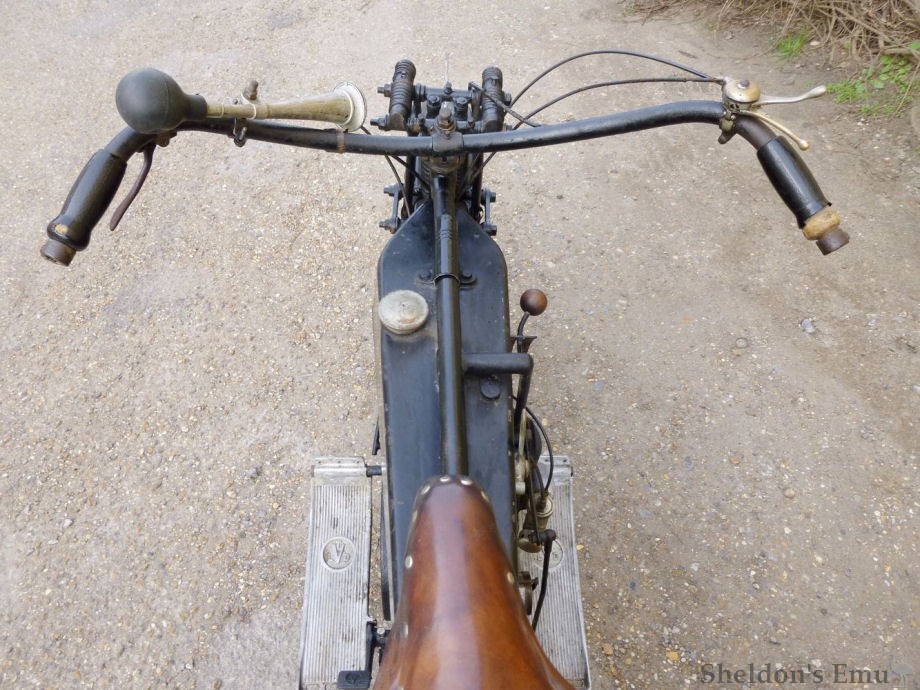 Velocette-1922-E2-220cc-AT-5.jpg