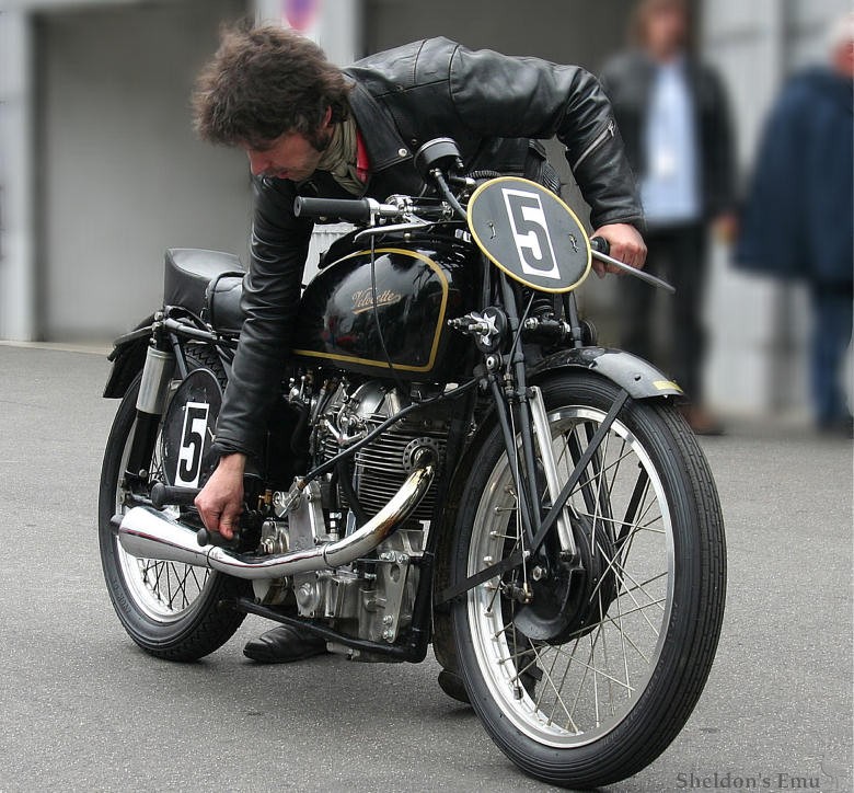 Velocette-1939-KTT-Mk8-350cc.jpg