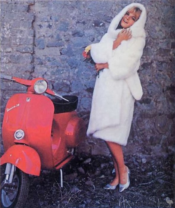 Vespa-1965-with-Agnes-Spaak.jpg