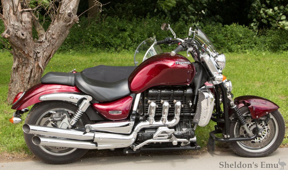 Triumph-Rocket-III-Watsonian-6.jpg